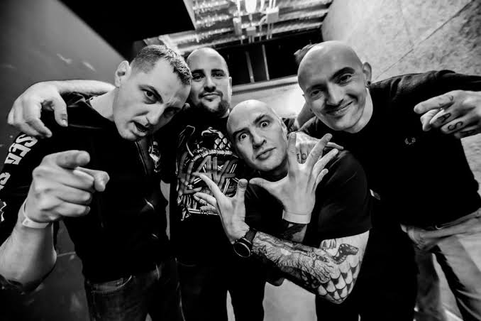A banda que vem rompendo os clichês do punk se apresenta em um único show em São Paulo